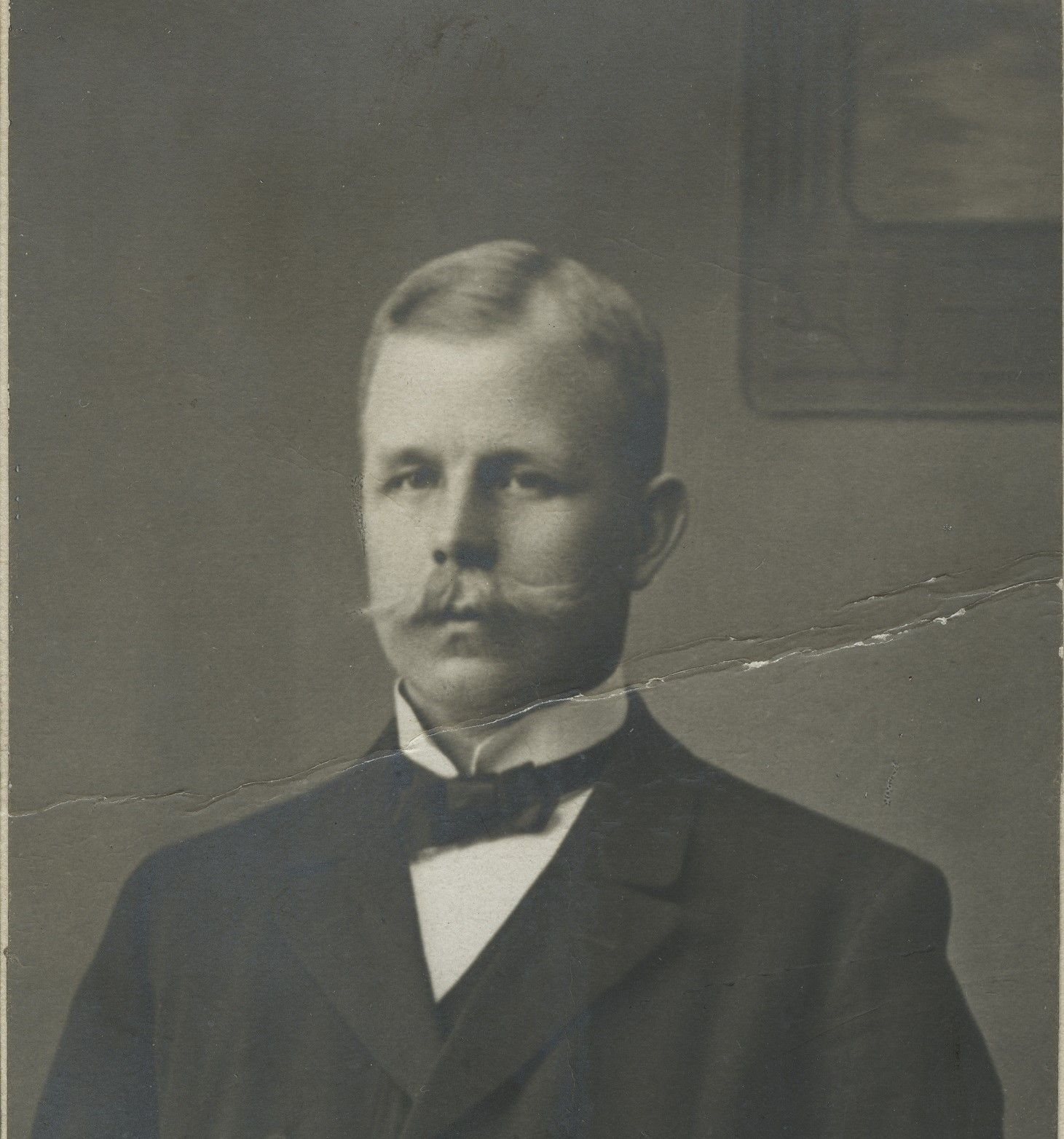 Porträttbild på poliskonstapel August