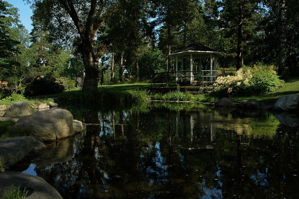 Djäkneberget var en gång i tiden en kal och ogästvänlig plats, men är i dag ett grönskande berg.